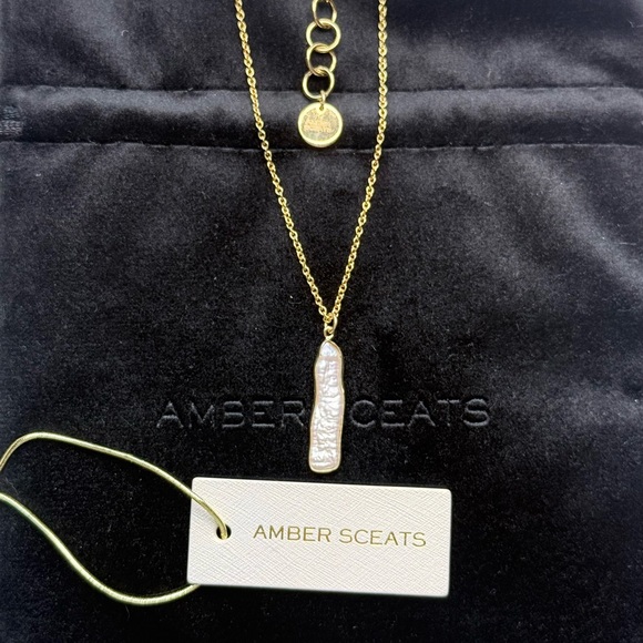 Amber Sceats Gold Pearl Bar Pendant Necklace - Gold - Picture 3 of 3